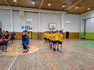 Basketbalisté v dramatickém závěru vybojovali první místo v okrskovém kole