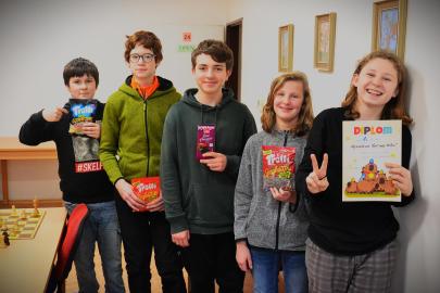 Nová šachová generace zahajuje jízdu