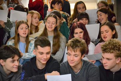 Zpívání na schodech