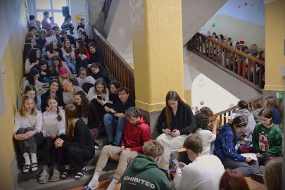 Zpívání na schodech