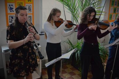 Zpívání na schodech