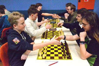 Malí šachisté nadějně, velcí hojně