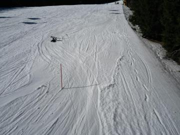 1.A se vrátila z lyžáku!