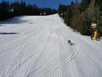 1.A se vrátila z lyžáku!