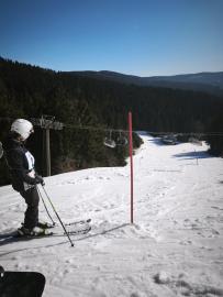 1.A se vrátila z lyžáku!