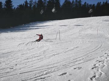 1.A se vrátila z lyžáku!