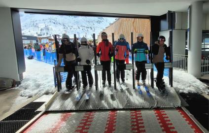 Lyžaři zdraví z italského Passo Tonale