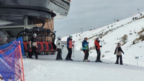 Lyžaři zdraví z italského Passo Tonale