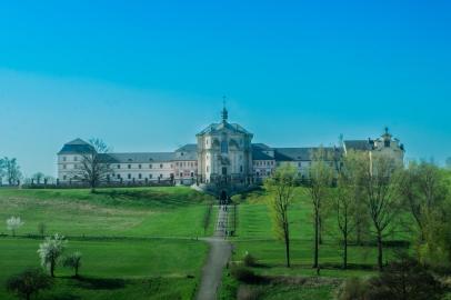 Tercie byla poznávat sochy Ctností a Neřestí