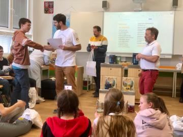 NAŠI VČELAŘÍCI JSOU NEJLEPŠÍ V KRAJI!