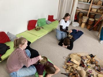 KVARTA NAVŠTÍVILA MUZIKOTERAPII